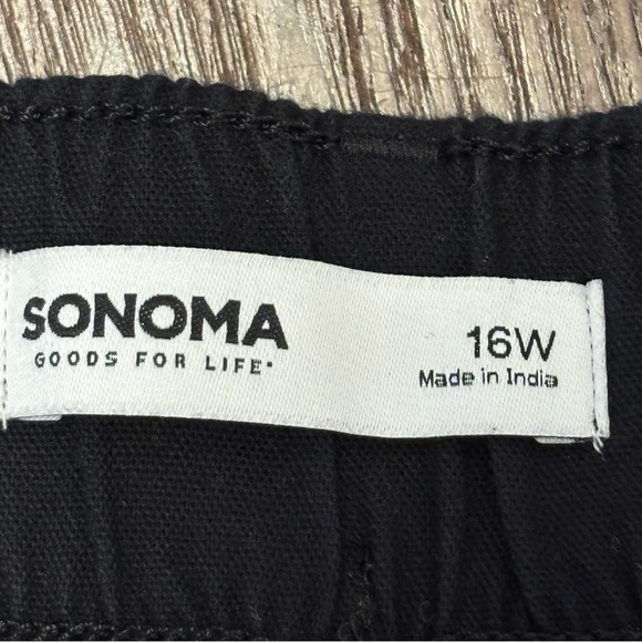 Sonoma Women’s Black Cargo Pants Size 16W - Picture 7 of 13